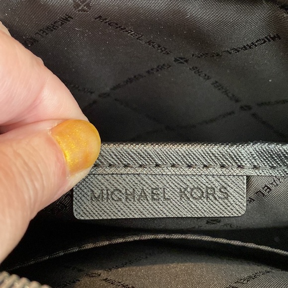 Michael Kors Jet set cross body bag - Picture 6 of 9